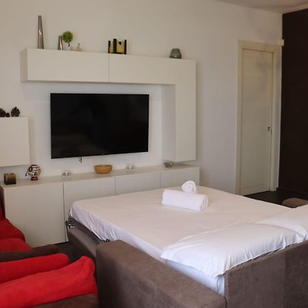Bari Airport Seaview Apartment Esterno foto